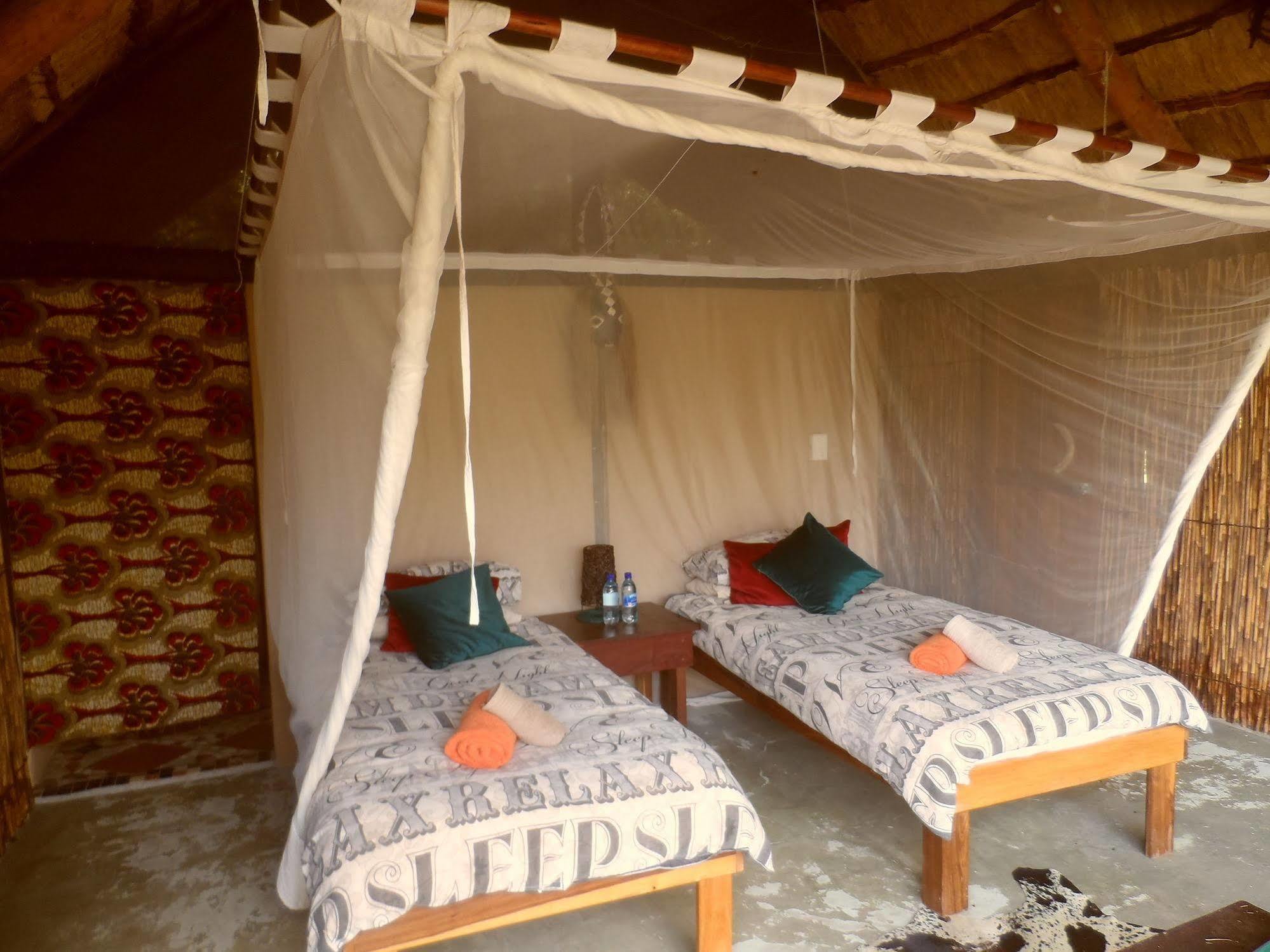 Caprivi Houseboat Safari Lodge 카티마무릴로 외부 사진