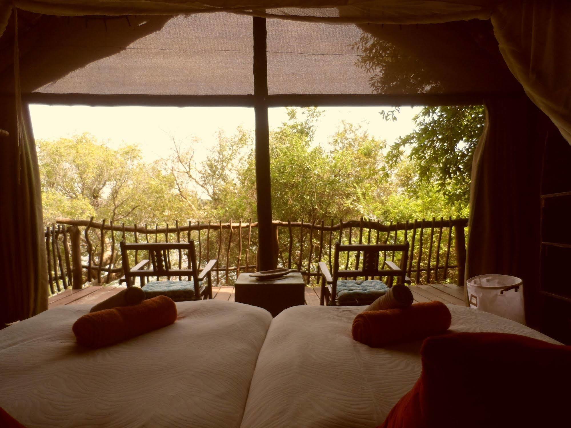 Caprivi Houseboat Safari Lodge 카티마무릴로 외부 사진