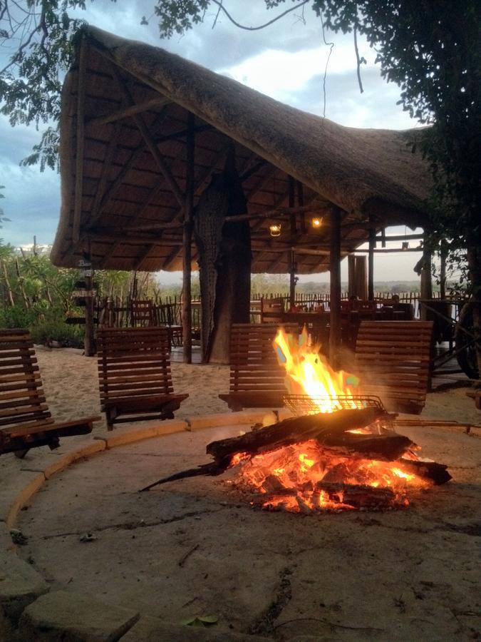 Caprivi Houseboat Safari Lodge 카티마무릴로 외부 사진