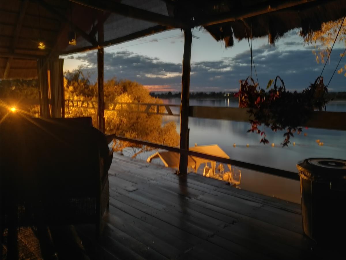 Caprivi Houseboat Safari Lodge 카티마무릴로 외부 사진